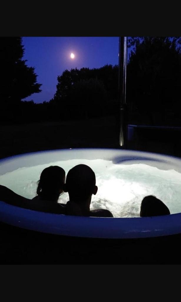 Photo de la galerie de l'établissement amazonia, à Litteau