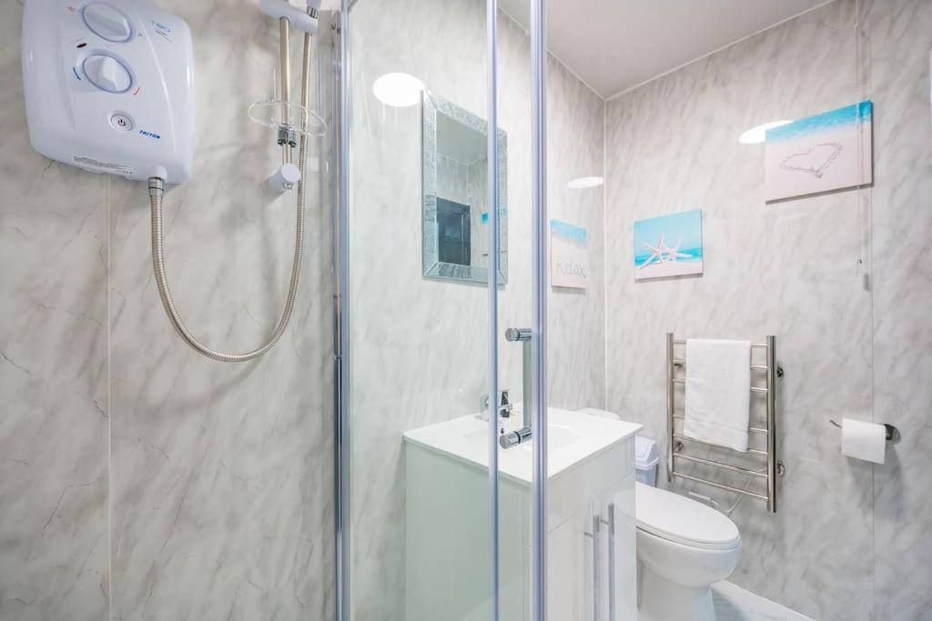 -F19GH- For relaxed & Cosy stay,Free Parking,WiFi 8