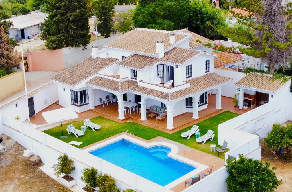 Evans Realty AV Villa & Piscina & Bbq & Chill Out 2
