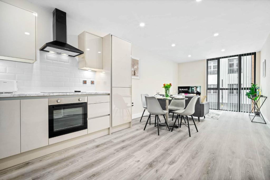 Stylish Apartment - Two Bedrooms - City Centre - Smart TV - WIFI - Top Rated - JQ 1AH 1