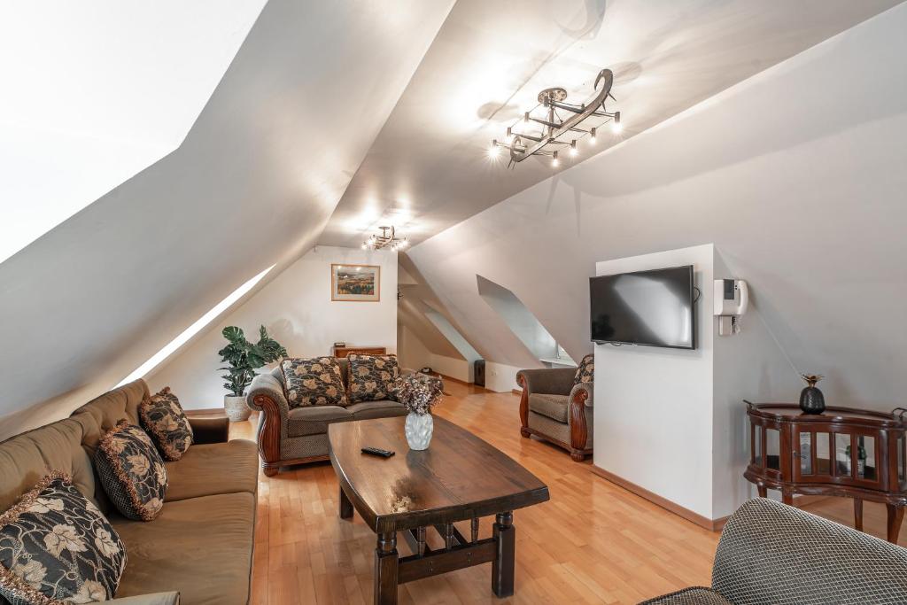 AirHome - Old Dominican Monastery 6
