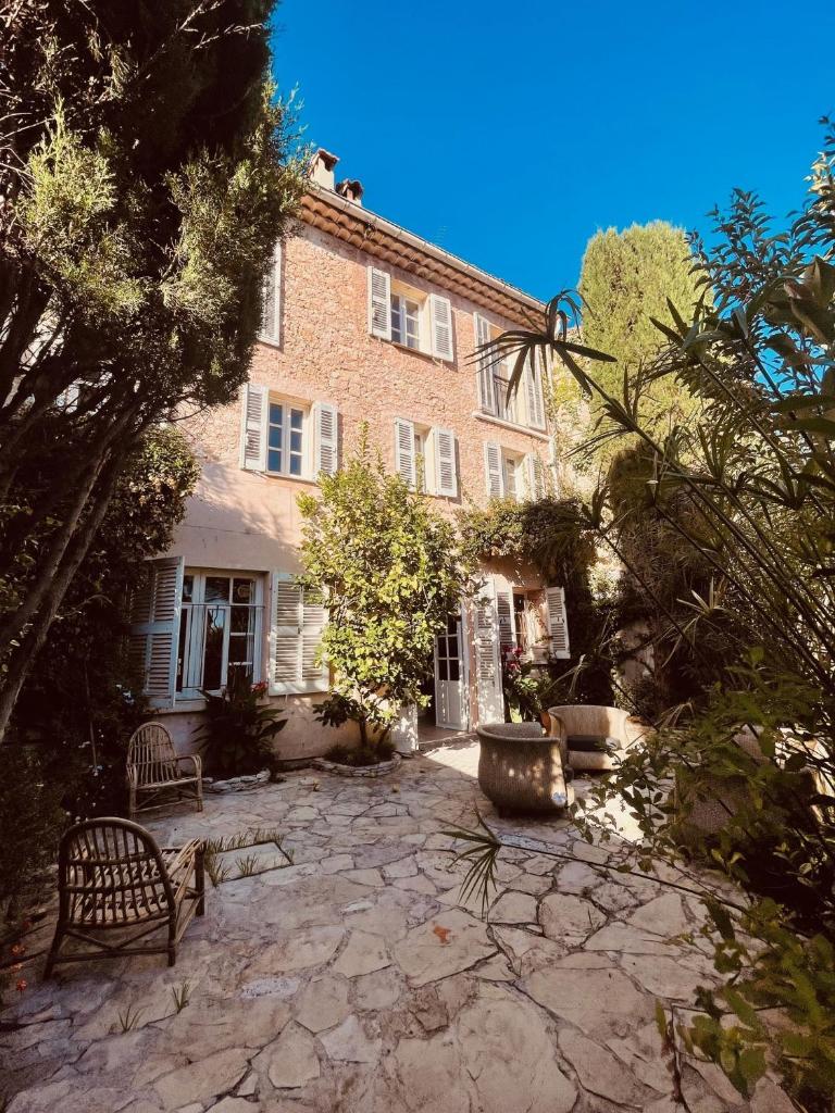 Grande maison avec jardin Mougins vieux village 6