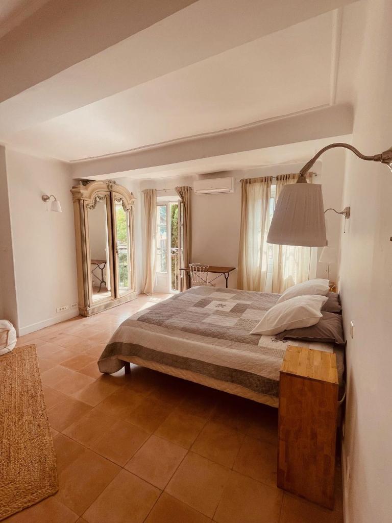 Grande maison avec jardin Mougins vieux village 7