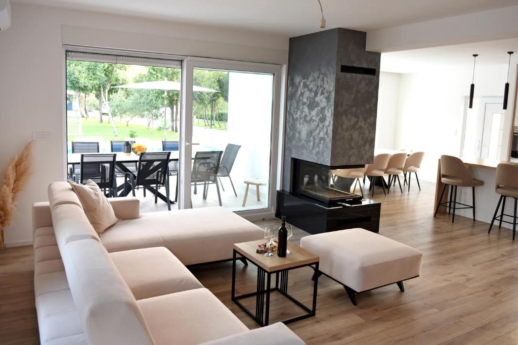 Holiday Home Maslina 5