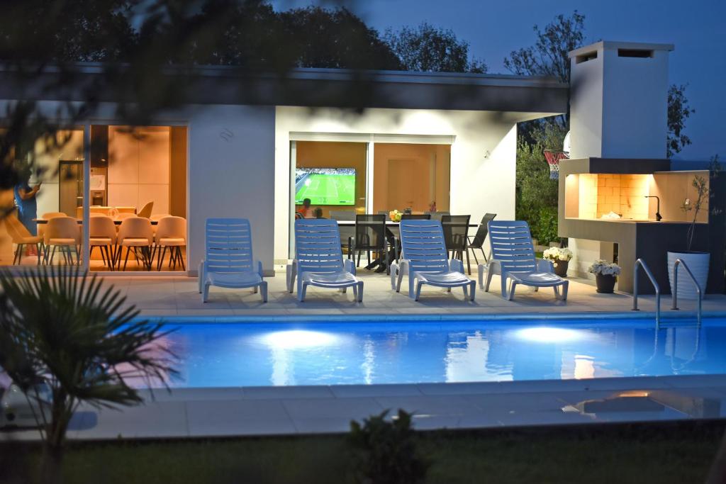 Holiday Home Maslina 4