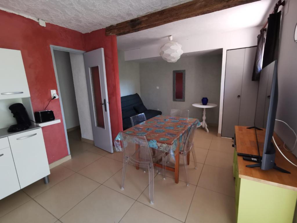 Bas de villa avec jardin, piscine et jacuzzi 6