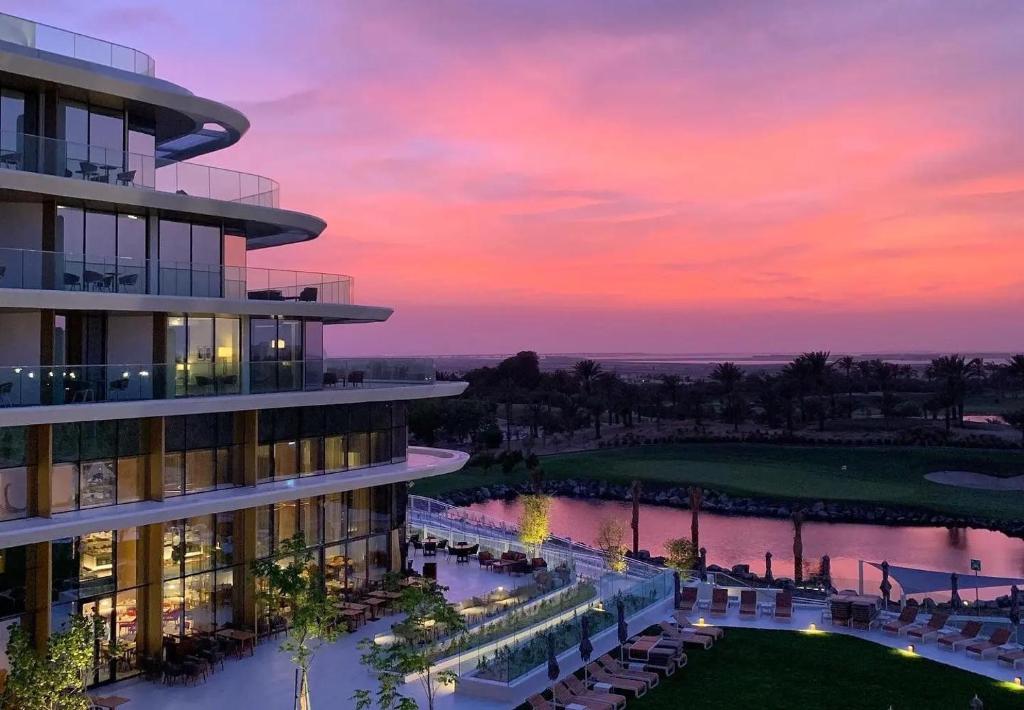 JA The Resort - JA Lake View Hotel, Dubai Image