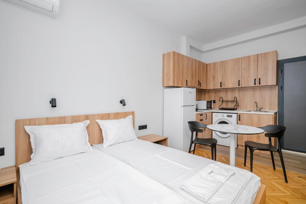 Central Cozy Flats - 5 min to Alexander Nevsky Cathedral by Flat Mаnager 3