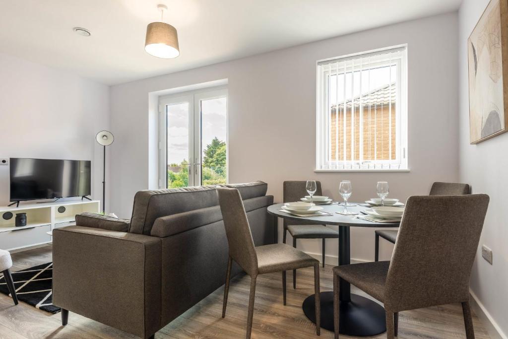 Contemporary 2 Bedroom Home in York 4