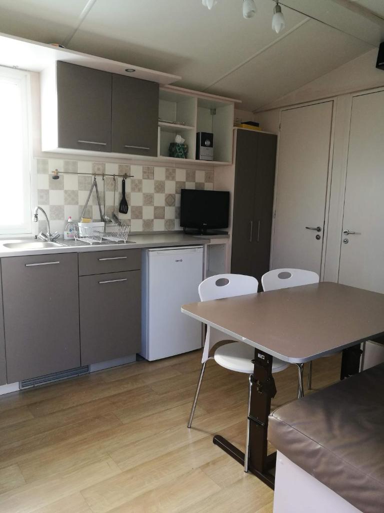 Photo de la galerie de l'établissement C- 45mn de Paris Mobilhome pour familles & travailleurs, à Saint-Chéron