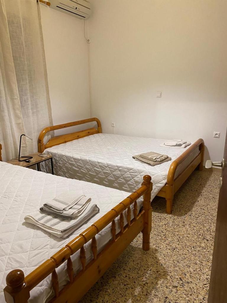 Cosy spot near the beach only 45 min from Athens 2