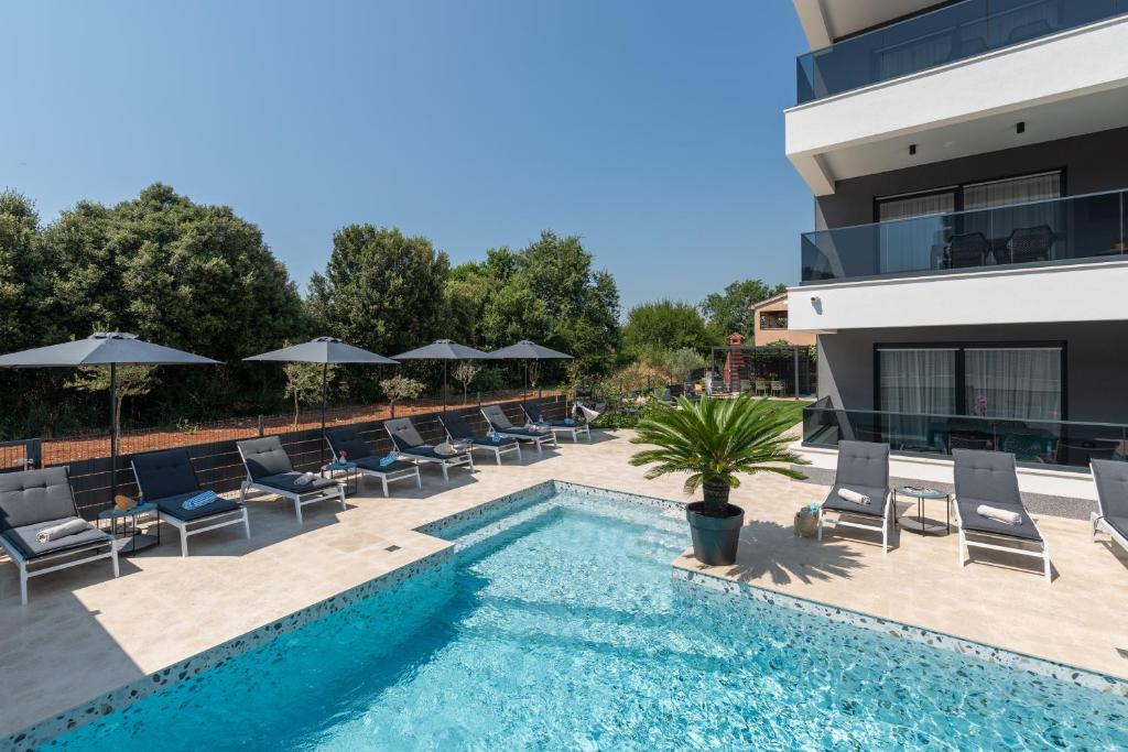 Alex Luxury Apartments 7