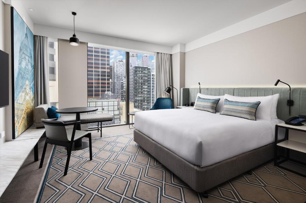 Hilton Melbourne Little Queen Street Image