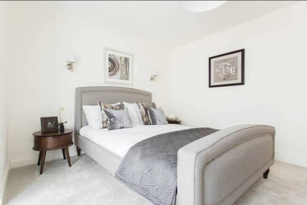 Large Three Bed Duplex Camden 6