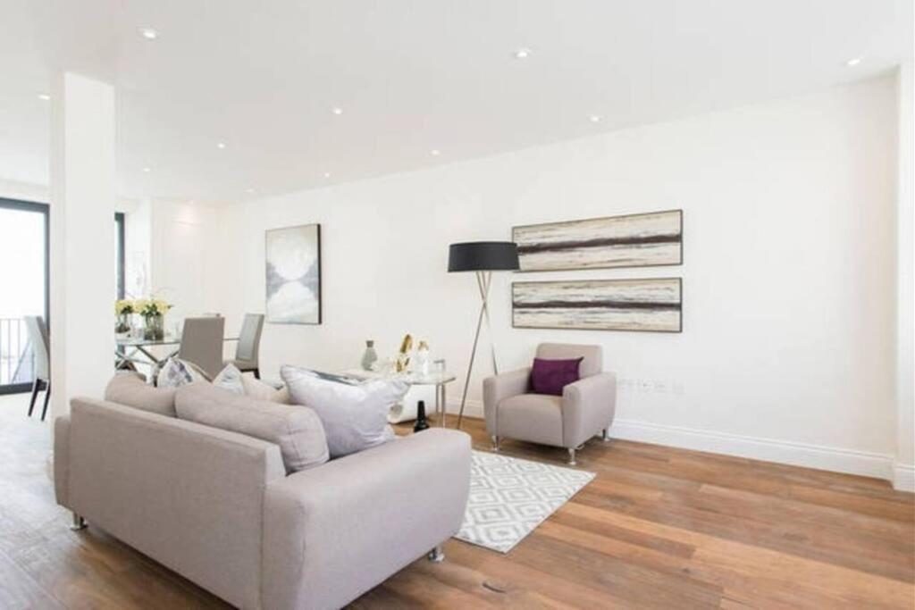 Large Three Bed Duplex Camden 5