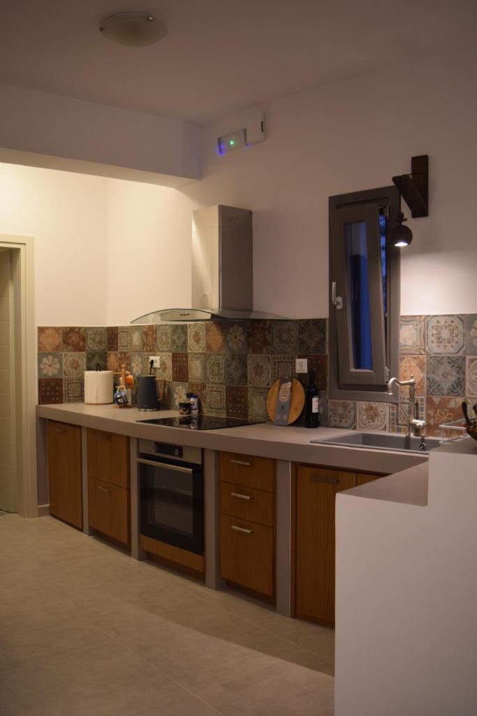 White Ibex - Romantic Vineyard Hideaway with Sea & Sunset Views 4