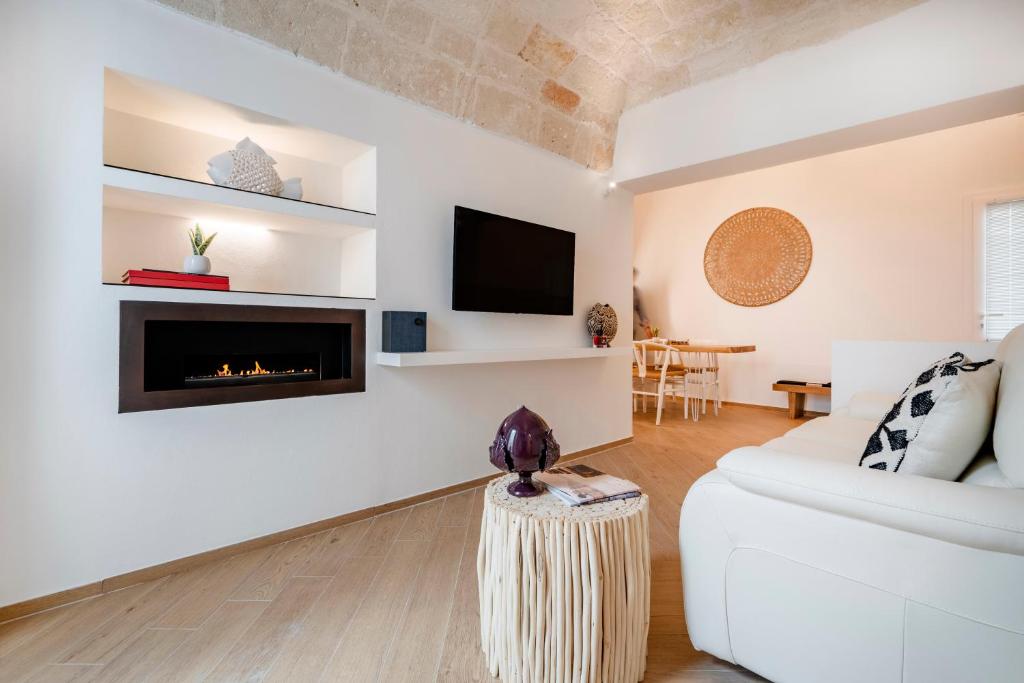 Infinito Luxury Suite by BarbarHouse