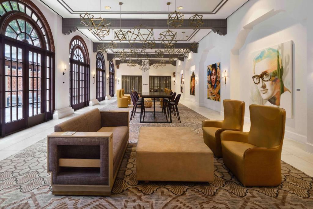 DoubleTree by Hilton Austin Image