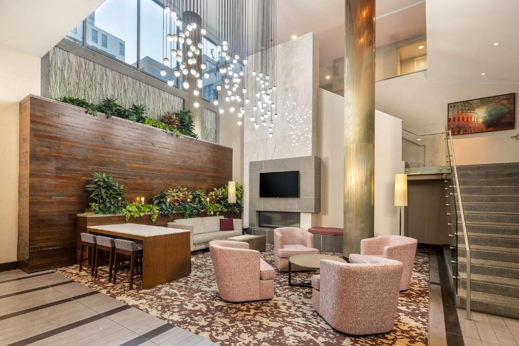Hilton Garden Inn Washington DC/Georgetown Area Image