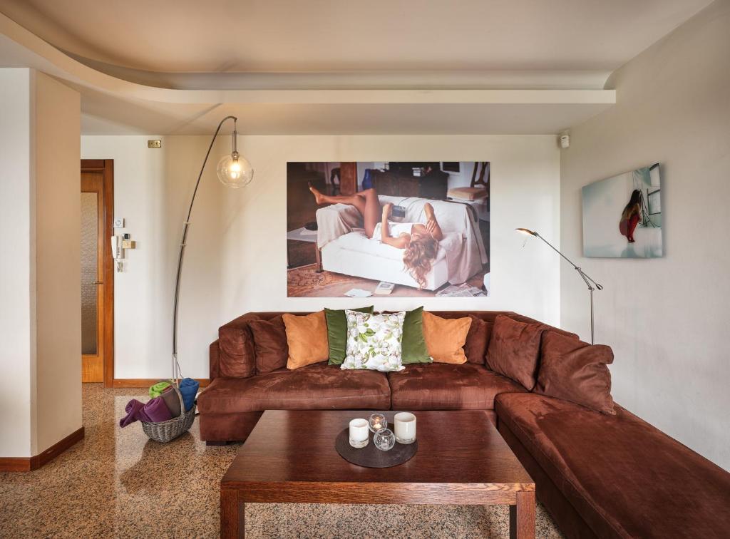 VILLA CELEBRITY - Regarda Travel