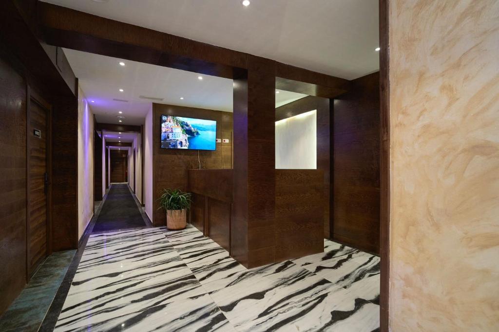 Menoir Dorsett Madrid Usera Image