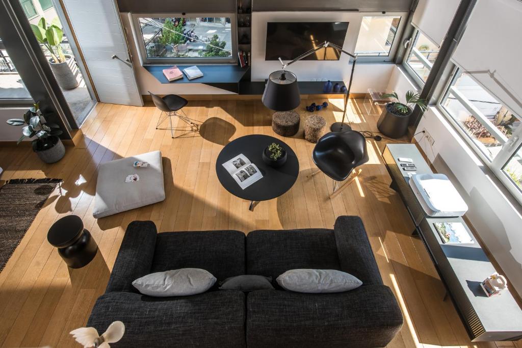 The Blossom Loft - City Center Apartment near the sea