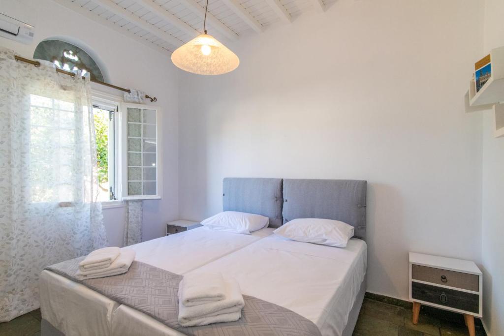 Windmill Villa in Tinos 2
