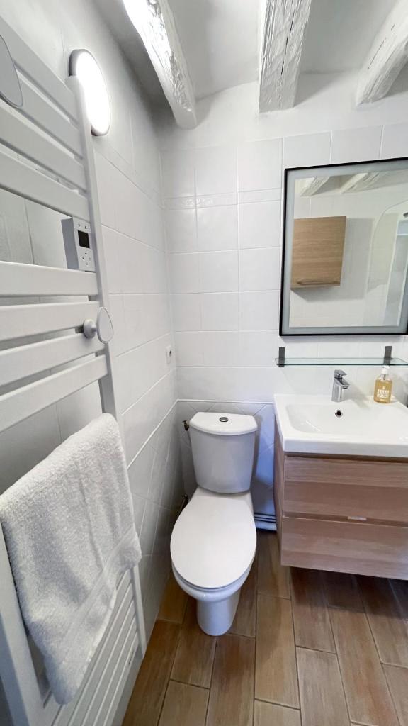 Family apartment, next to Versailles Palace 8