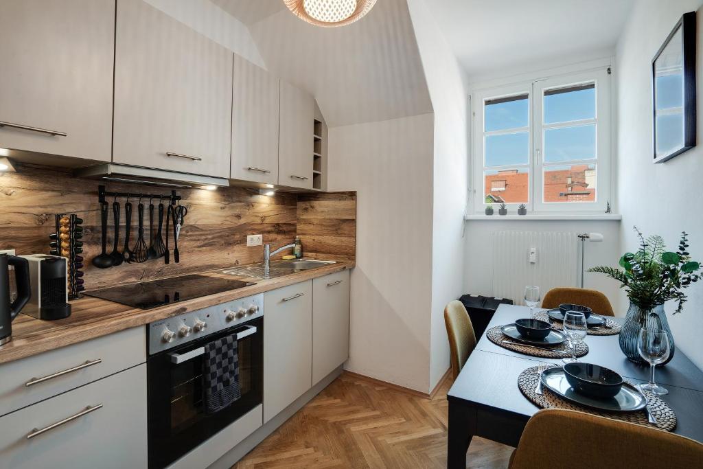 Boho Design Studio with Free Parking & AirCon by HERO HOMES 3