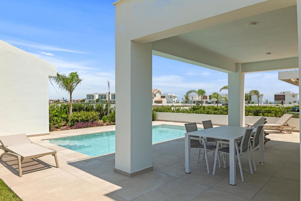Serenity Waves Villa 19 4