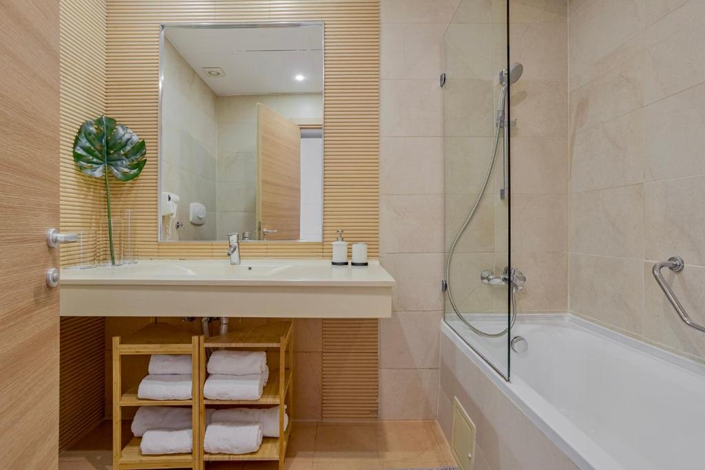 Deluxe Apartments & Studio With Many Facilities 6