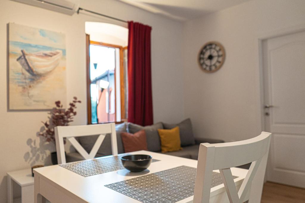 Sunny Bay Apartment 5