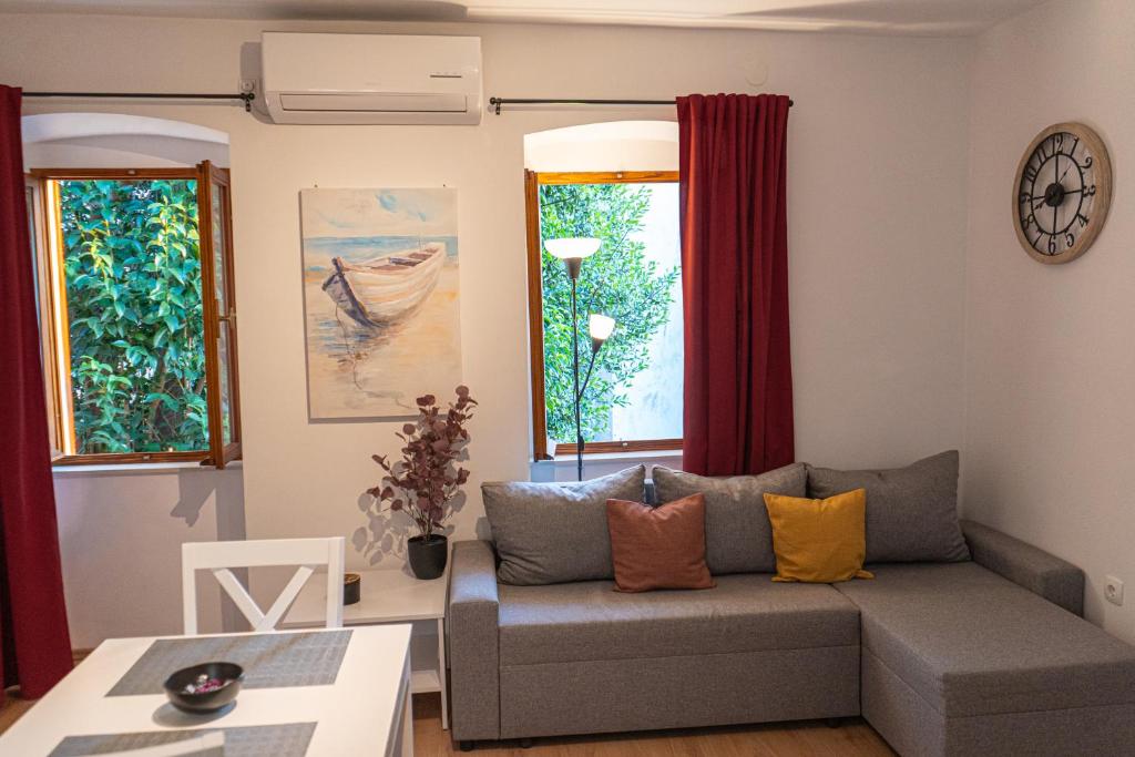 Sunny Bay Apartment 4