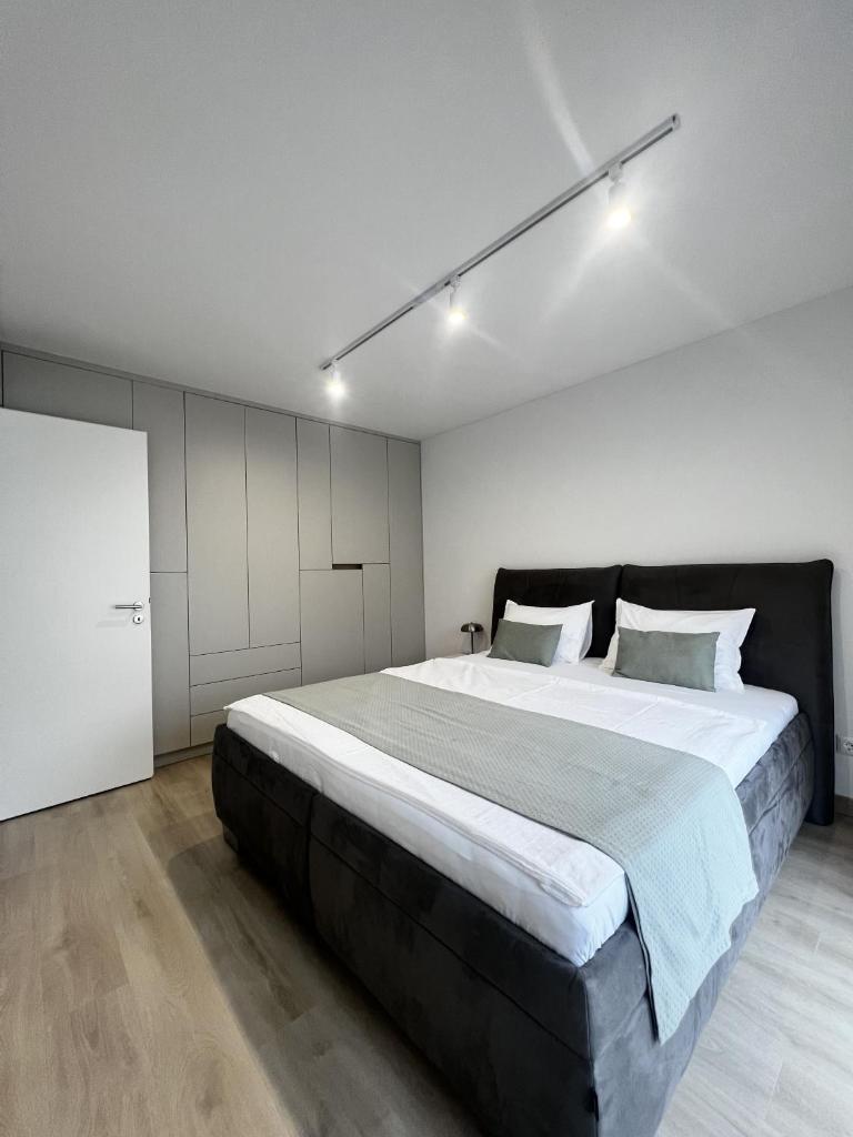 RH Suites 3
