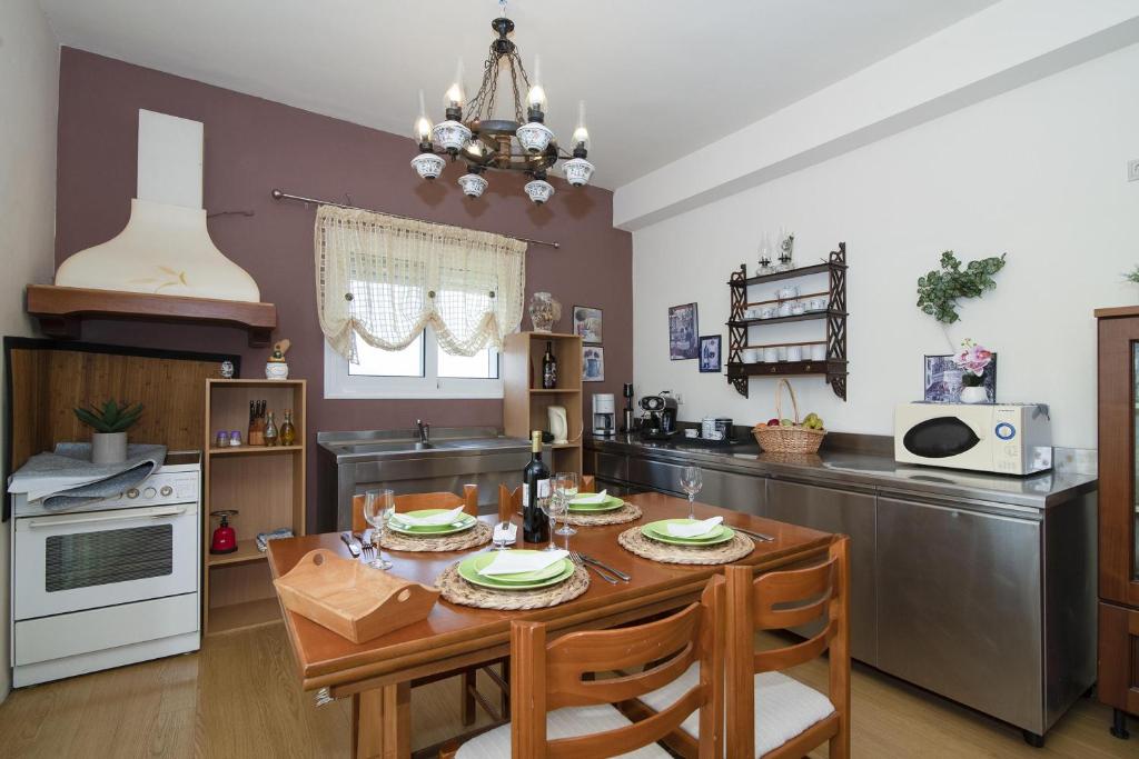 The House Olympia - Happy Rentals 4