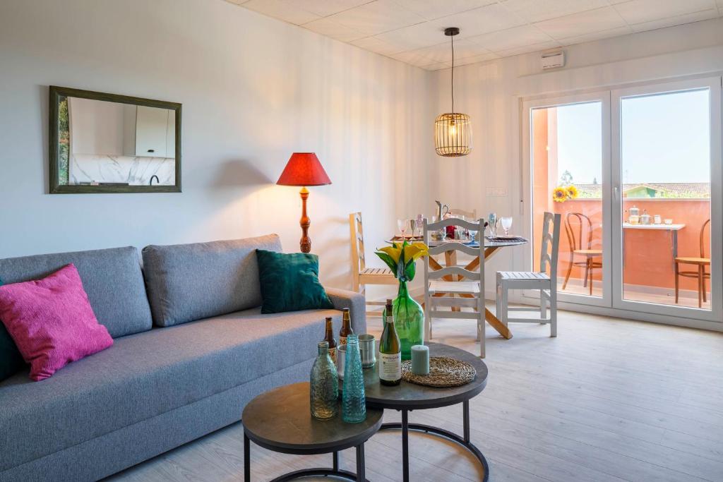 Luxury Singular Apartments Orange 3