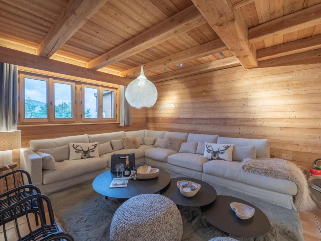 Chalet skis aux pieds avec jacuzzi et sauna - FR-1-645-41