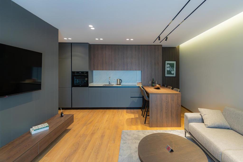 Prado Apartments 3