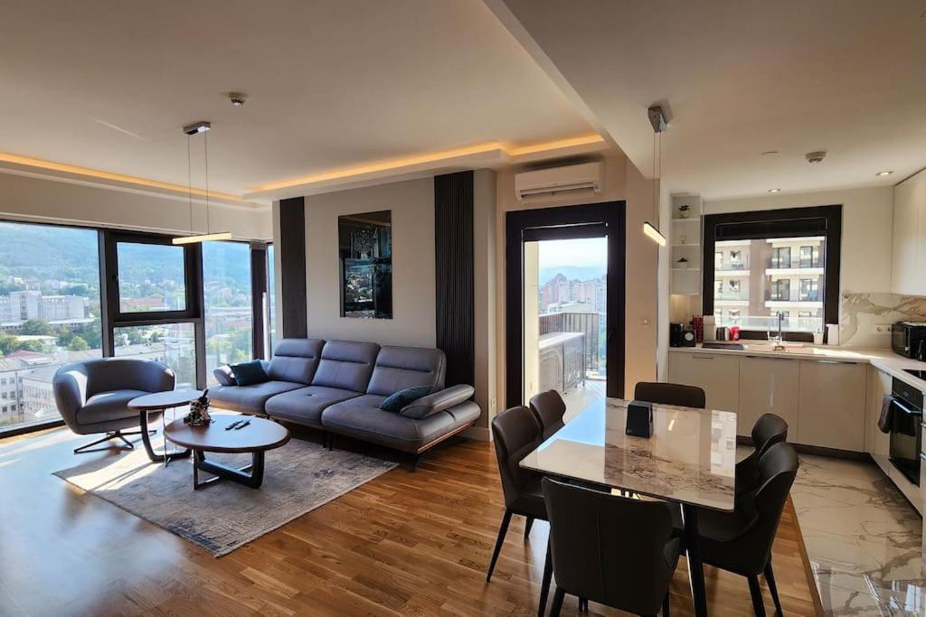 Diamond Residences 2bd 2bth 11fl Lux Apt & Free P 4