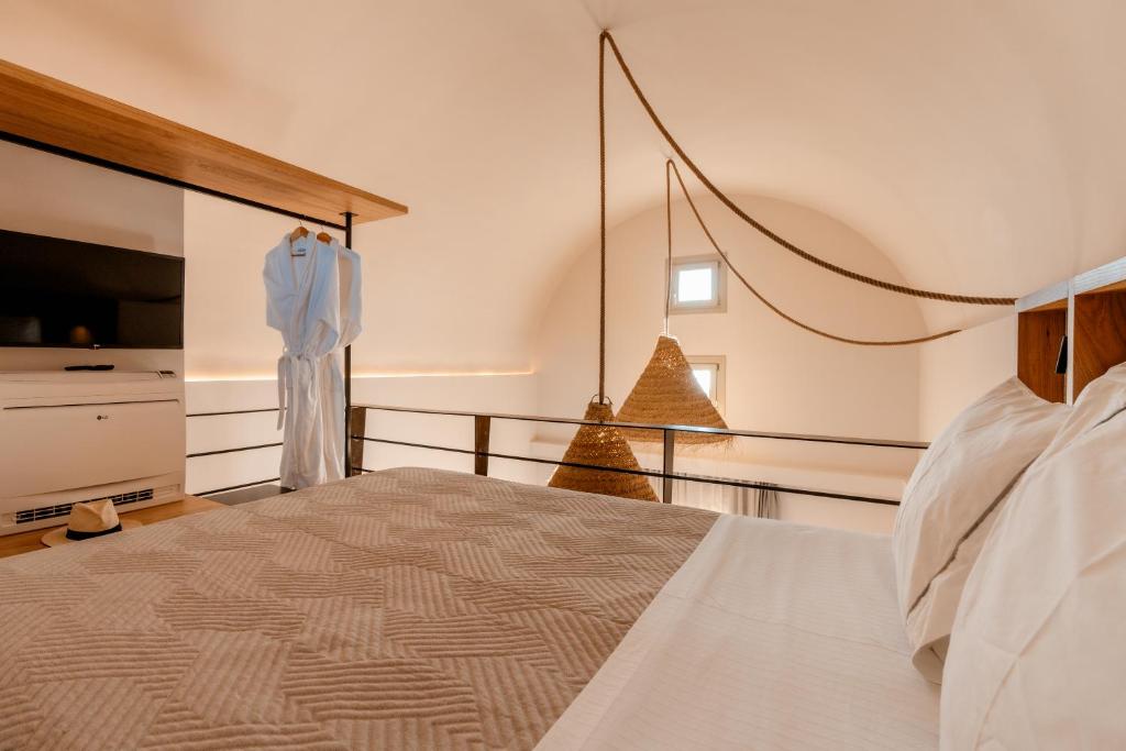Halo Santorini - Living Experience 5