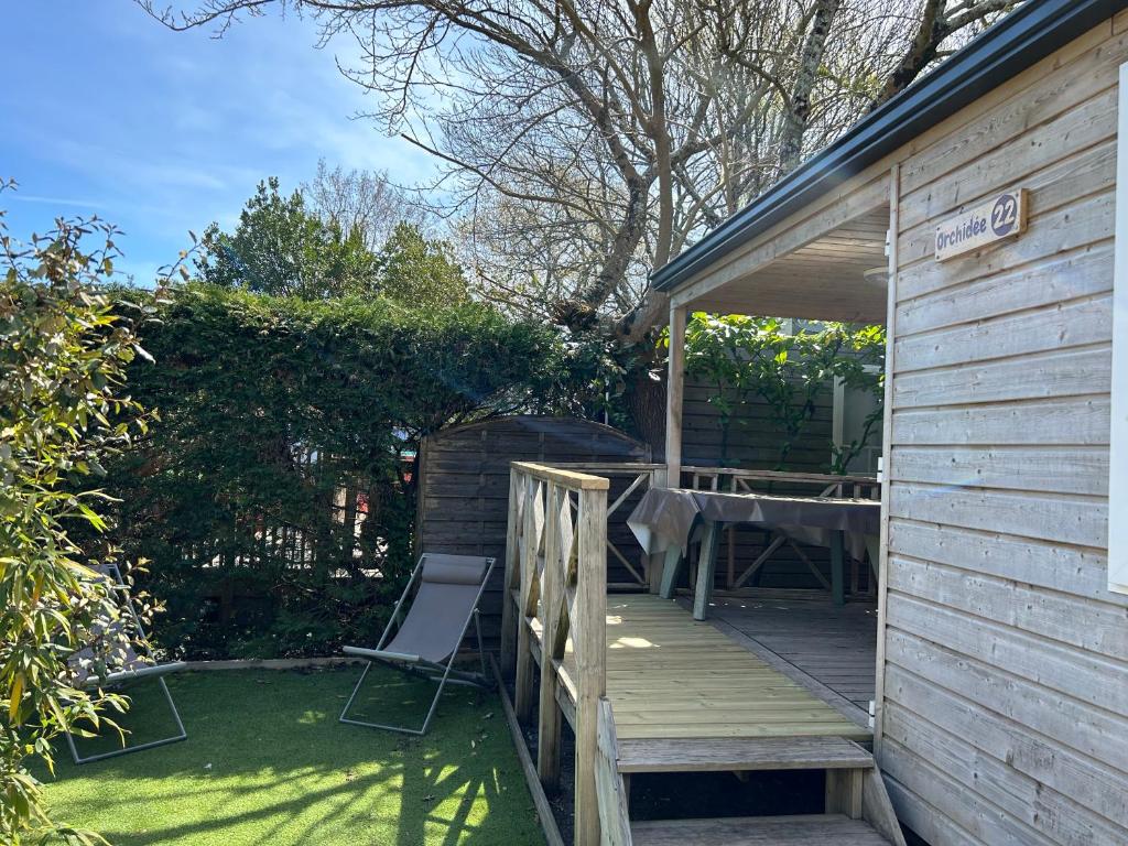 Photo de la galerie de l'établissement Cottage Essentiel 30m2 terrasse couverte, à Arès 22 autres photos