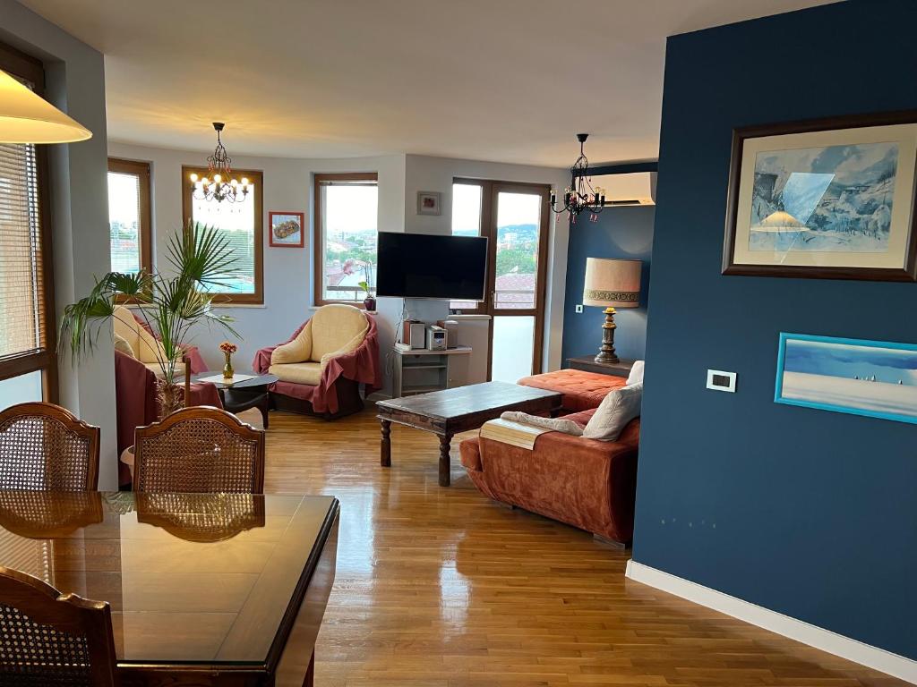 Roman Thermae Heritage Penthouse with Garage 5