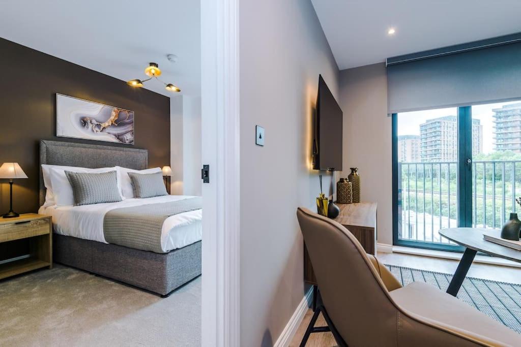 2 Bedroom Apartment Leeds City Centre 5
