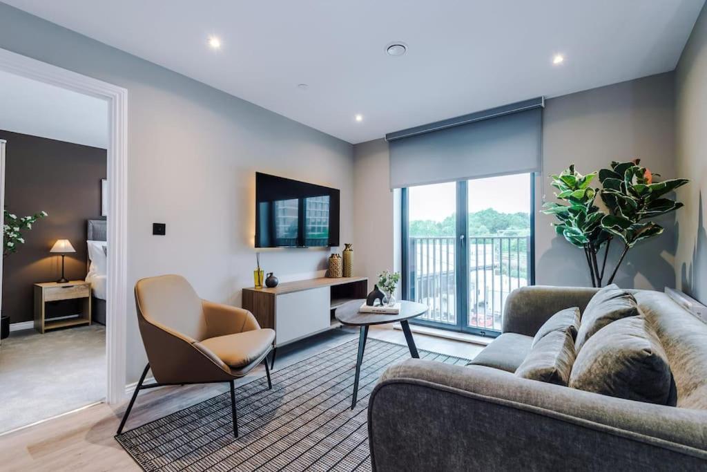2 Bedroom Apartment Leeds City Centre 7