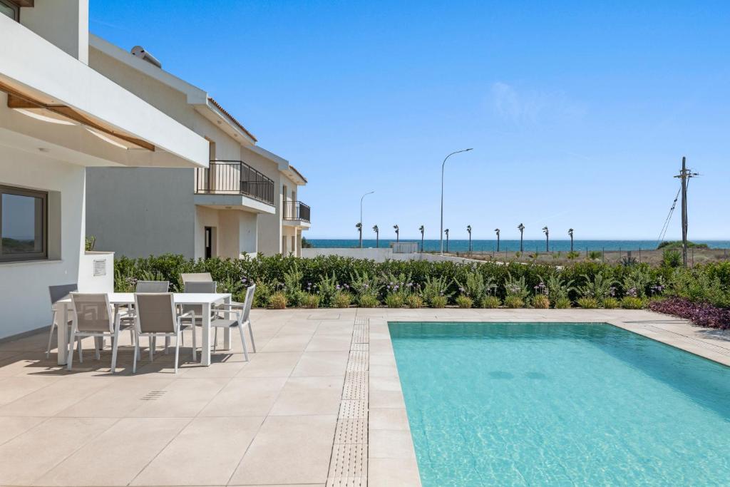 Serenity Waves Villa 16 4