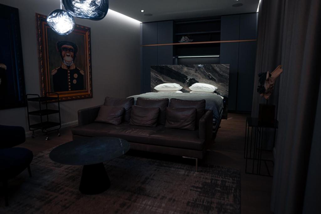 Luxury Smart Home Apartment in Vilnius Old Town, Sleep on Hästens 3