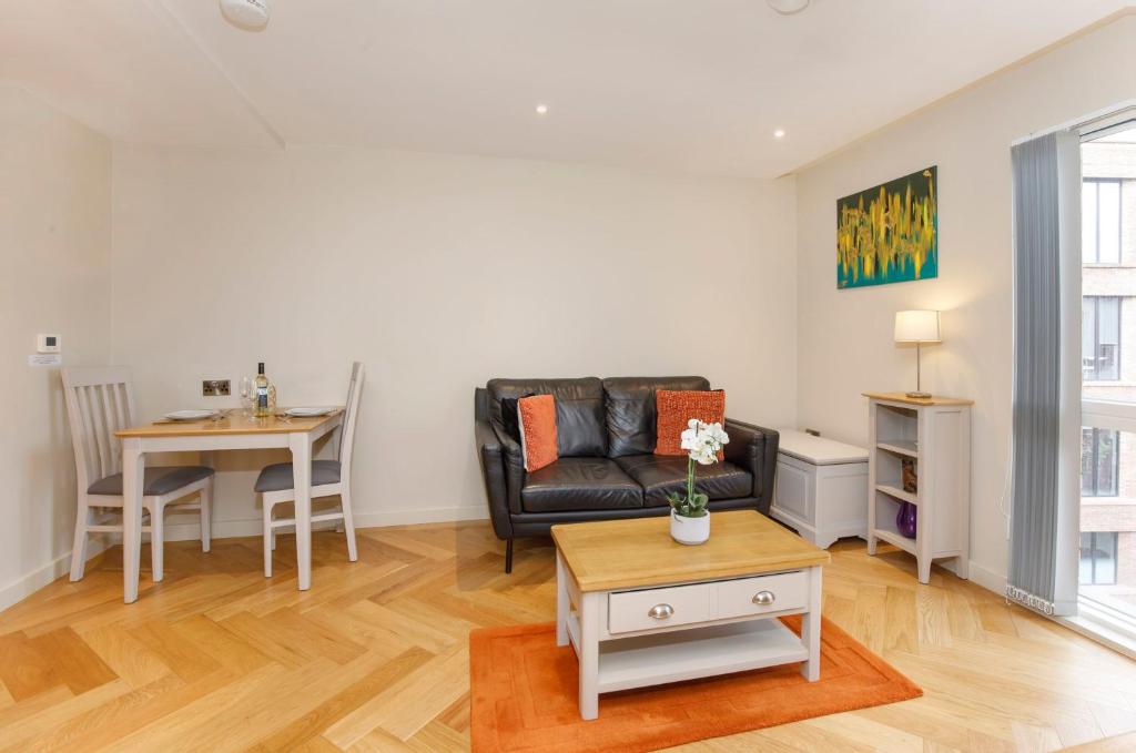 The Hudson 1 bed sleeps 2 York central 4