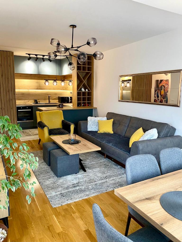 AJ Luxe Residence 2