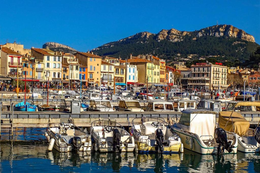CASSIS RDC Climatisé - Parking gratuit