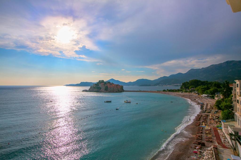 Montesan Luxury Apartments Beach Front 5